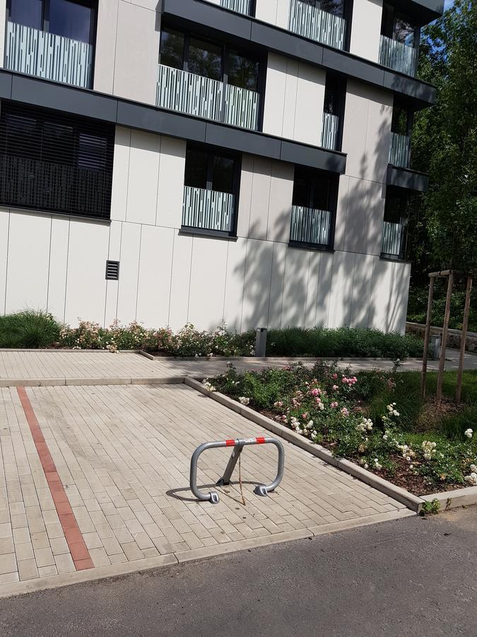 Enjoy In Garden Apartment Praga Exterior foto