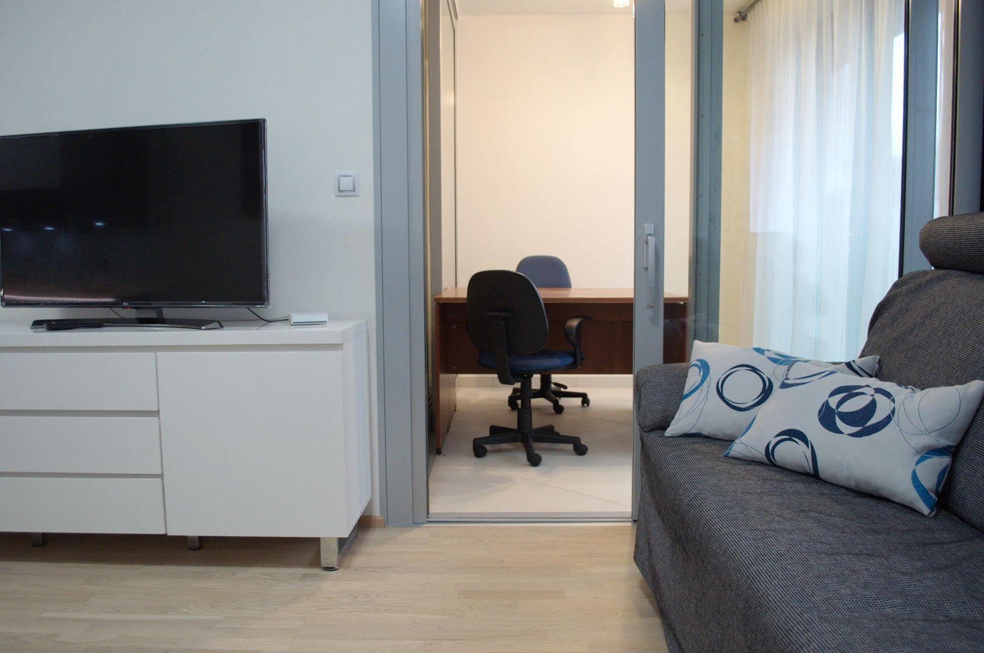 Enjoy In Garden Apartment Praga Exterior foto