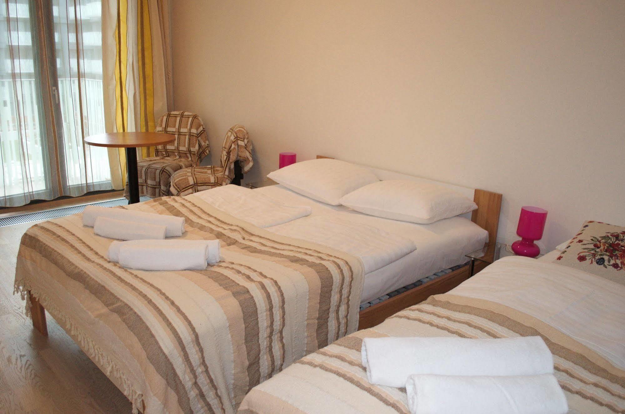 Enjoy In Garden Apartment Praga Exterior foto