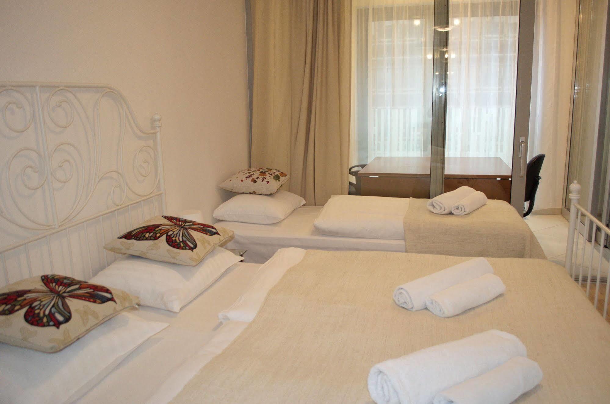 Enjoy In Garden Apartment Praga Exterior foto