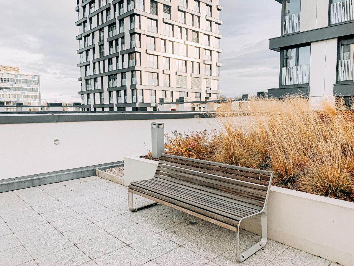 Enjoy In Garden Apartment Praga Exterior foto